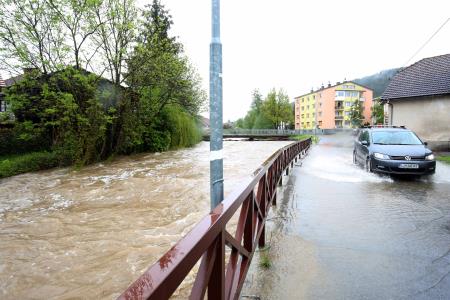 POPLAVE CERKNICA 04 FOTO LJUBO VUKELIČ